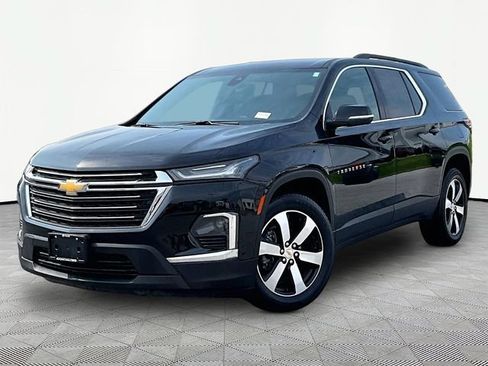 Used 2023 Chevrolet Traverse LT AWD/4WD image 3
