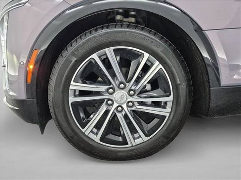 Used 2024 Cadillac Lyriq Luxury AWD/4WD image 28