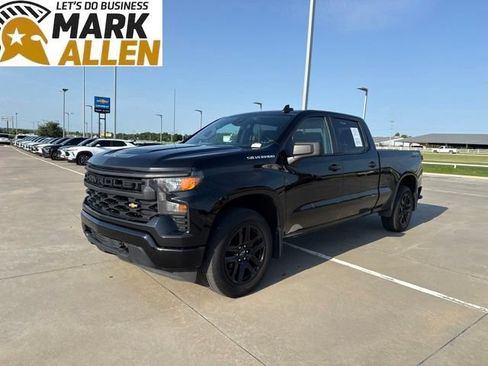 Used 2024 Chevrolet Silverado 1500 Custom AWD/4WD image 2