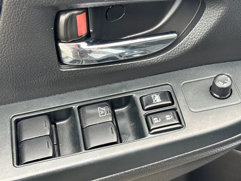 Used 2014 Subaru Crosstrek 2.0i Limited image 12