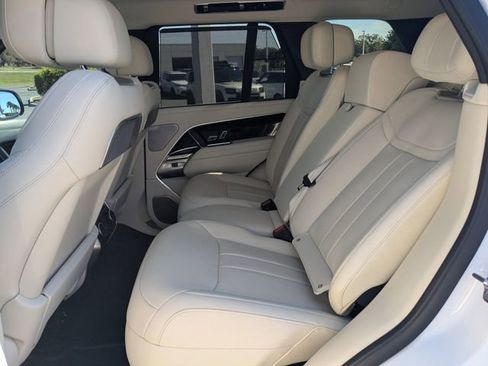 Used 2025 Land Rover Range Rover Autobiography image 12