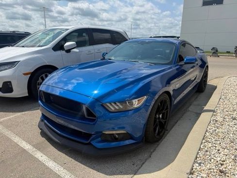 Used 2017 Ford Mustang GT Premium w/ GT Performance Package RWD image 3