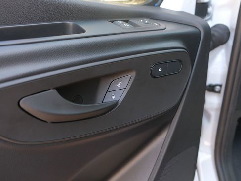 Used 2025 Mercedes-Benz Sprinter 2500 image 9