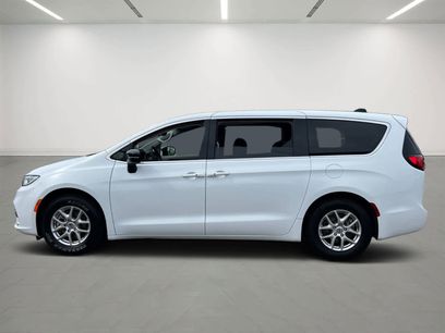 Used 2024 Chrysler Pacifica Touring-L