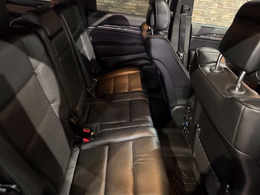 Used 2018 Jeep Grand Cherokee Overland AWD/4WD image 32