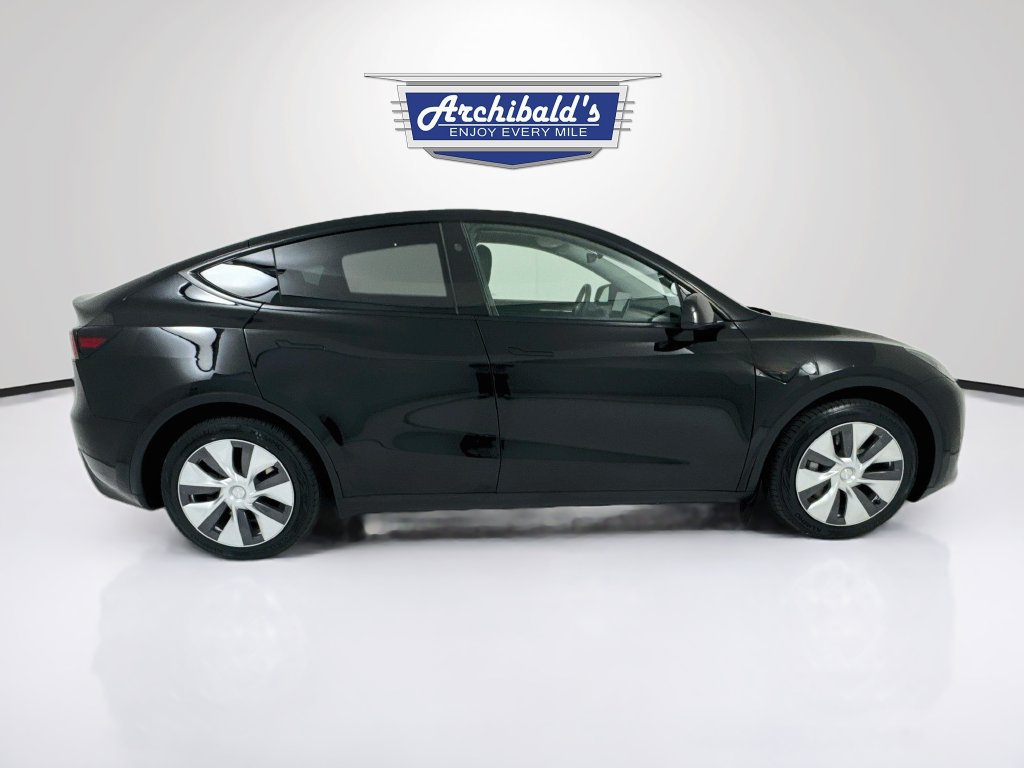 Used 2024 Tesla Model Y Long Range AWD/4WD image 8