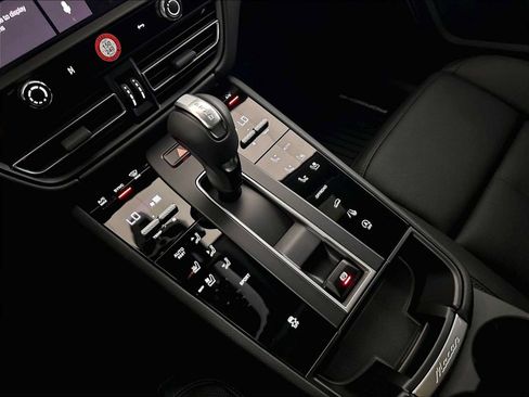 New 2026 Porsche Macan AWD/4WD image 18