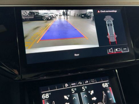 Used 2024 Audi Q8 e-tron Premium image 25