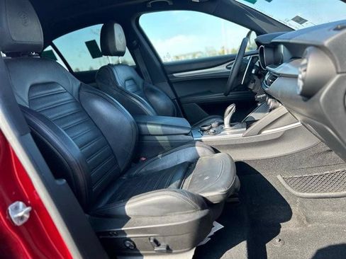 Used 2018 Alfa Romeo Stelvio Ti Sport AWD/4WD image 13