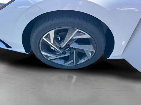 New 2026 Hyundai Elantra Limited FWD image 13