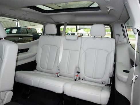 Used 2022 Jeep Wagoneer Series I w/ Premium Group I AWD/4WD image 32
