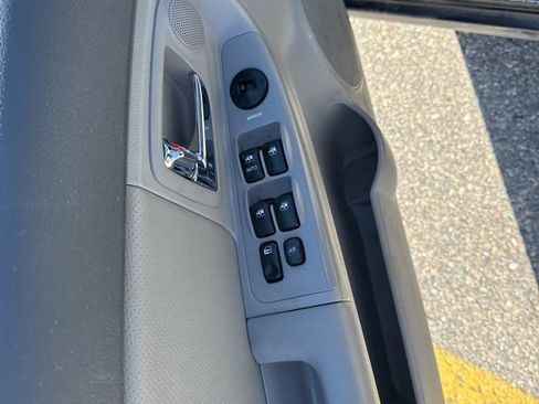 Used 2009 Kia Spectra EX FWD image 12