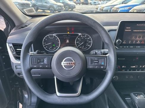 Used 2021 Nissan Rogue SV image 11