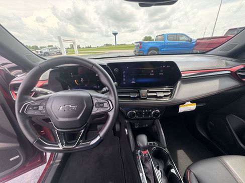Used 2025 Chevrolet TrailBlazer RS w/ Convenience Package FWD image 17