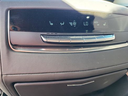 Used 2025 Cadillac Escalade ESV Sport w/ Touring Package image 14