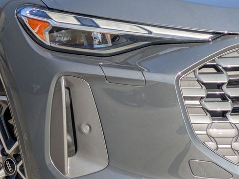 New 2025 Audi Q5 Premium image 16