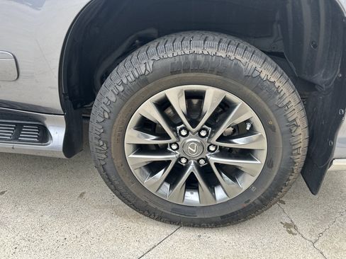 Used 2018 Lexus GX 460 Premium AWD/4WD image 34