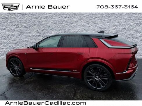 New 2026 Cadillac Lyriq V image 8