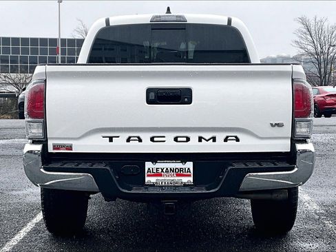 Used 2021 Toyota Tacoma TRD Off-Road image 4