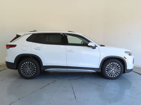 New 2026 Volkswagen Tiguan S FWD image 2