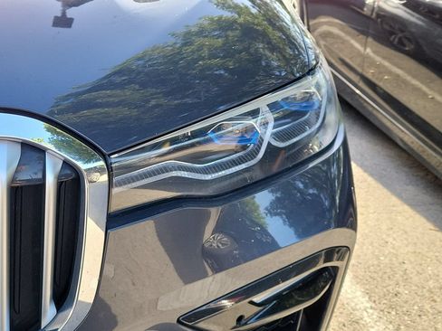 Used 2019 BMW X7 xDrive50i w/ M Sport Package AWD/4WD image 5