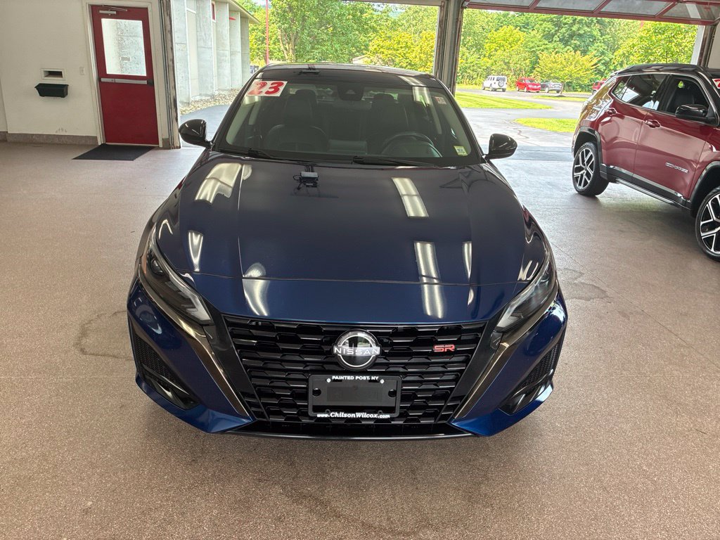 Used 2023 Nissan Altima 2.5 SR AWD/4WD image 2