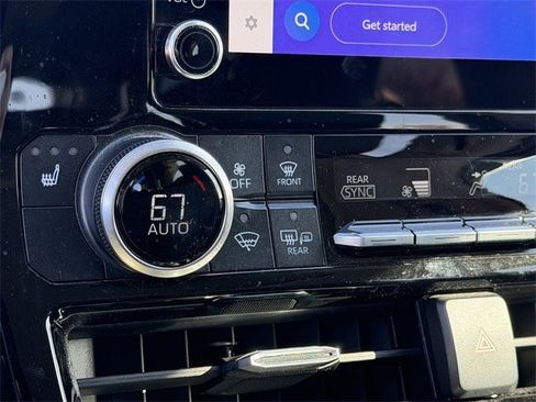 Certified 2024 Toyota Highlander XLE image 23