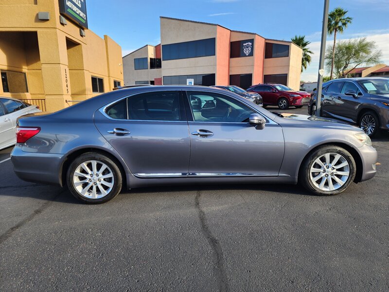 Used 2012 Lexus LS 460 AWD w/ Comfort Pkg image 2