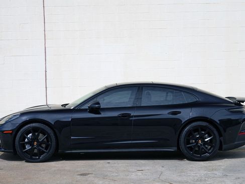 Used 2025 Porsche Panamera image 56
