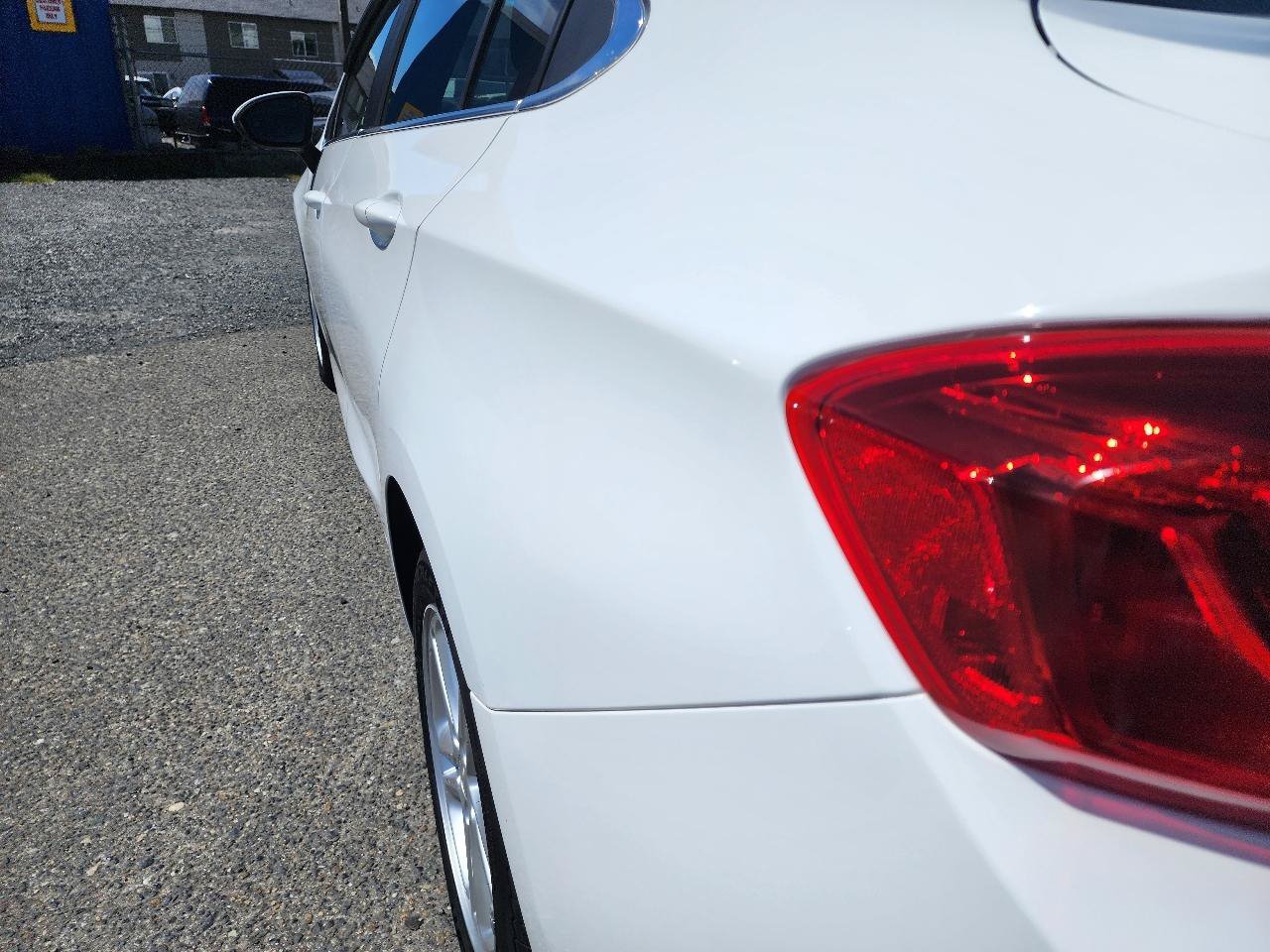 Used 2017 Chevrolet Cruze LT FWD image 33