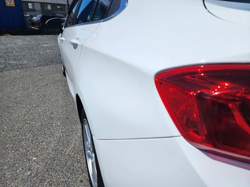 Used 2017 Chevrolet Cruze LT FWD image 33