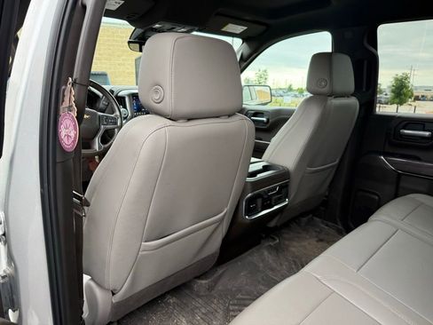 Used 2021 Chevrolet Silverado 1500 LTZ w/ Technology Package AWD/4WD image 9