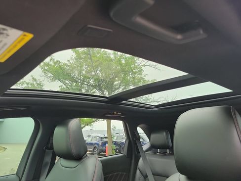 Used 2022 Ford Edge ST-Line w/ Class II Trailer Tow Package AWD/4WD image 27