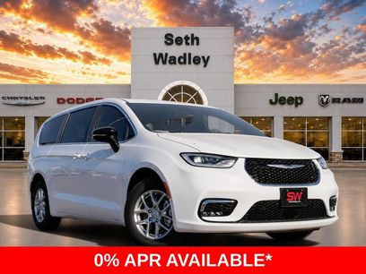 New 2026 Chrysler Pacifica Select