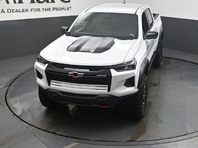 New 2026 Chevrolet Colorado ZR2 w/ Technology Package AWD/4WD image 37