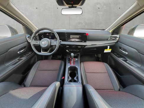 New 2026 Nissan Kicks SR w/ Cold Weather Package FWD image 21
