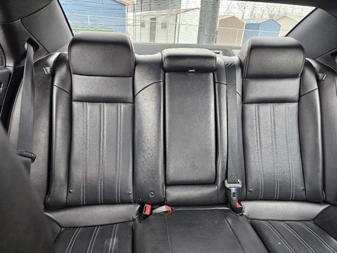 Used 2019 Chrysler 300 S image 21