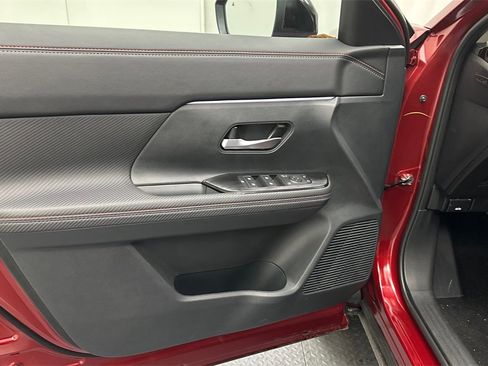 New 2026 Nissan Kicks SR w/ Cold Weather Package image 14