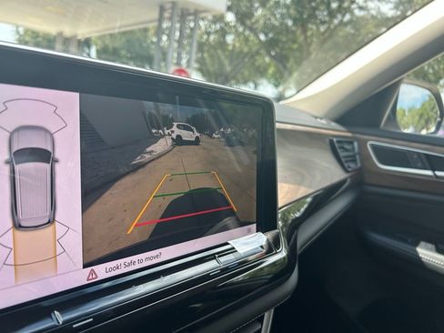 New 2026 Volkswagen Atlas SE image 14