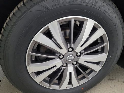 Used 2017 Nissan Pathfinder S AWD/4WD image 31