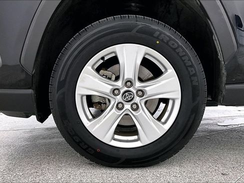 Used 2020 Toyota RAV4 XLE w/ Convenience Package AWD/4WD image 11