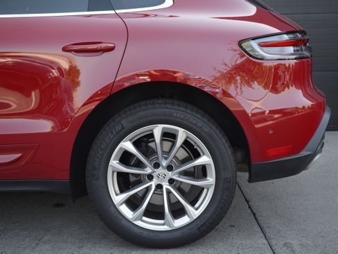 Certified 2026 Porsche Macan AWD/4WD image 39