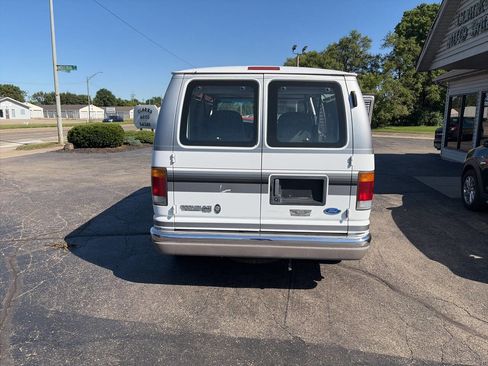 Used 1994 Ford E-150 and Econoline 150 RWD image 2