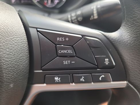 Used 2024 Nissan Sentra SV FWD image 29