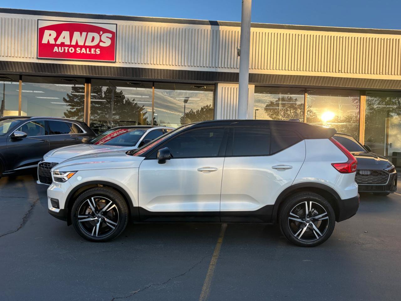 Used 2022 Volvo XC40 T5 R-Design AWD/4WD image 17