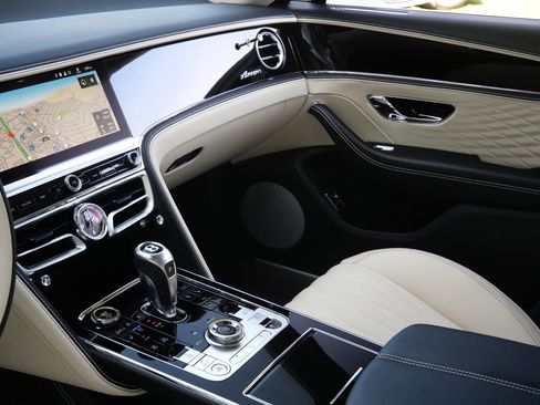 New 2026 Bentley Flying Spur Azure image 14