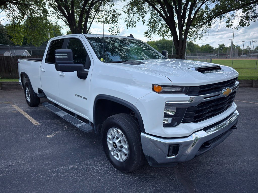 Used 2025 Chevrolet Silverado 2500 LT w/ Convenience Package AWD/4WD image 10
