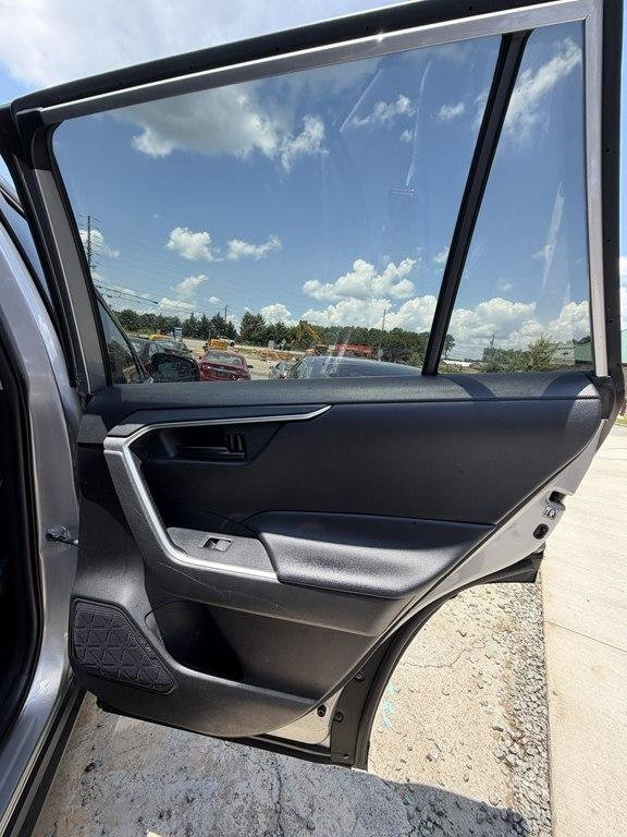 Used 2019 Toyota RAV4 LE FWD image 14