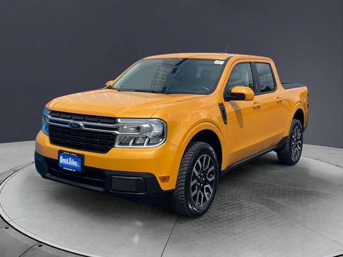 Used 2023 Ford Maverick Lariat FWD image 7
