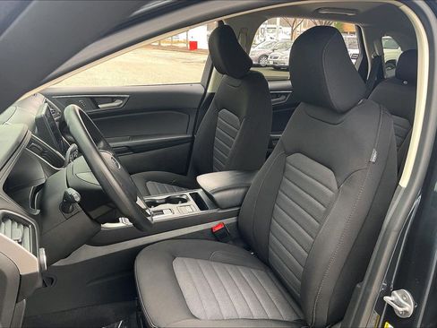 Used 2024 Ford Edge SE w/ Black Appearance Package image 29